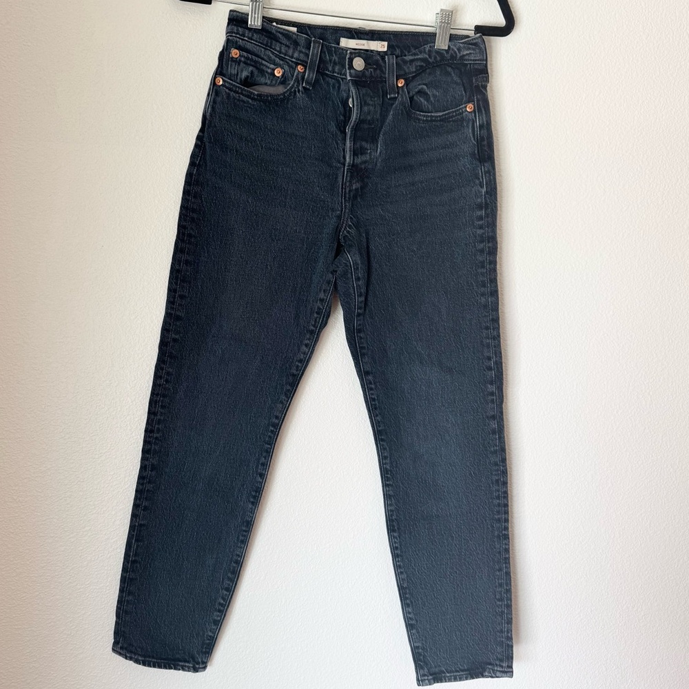 Levi’s Premium Wedgie Jeans Dark Denim Size 25